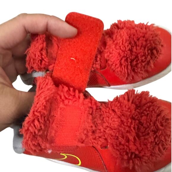 Nike Team Hustle D 9 Monster Shoes Red Fuzzy Toddler Size 9C Rare Kids - Picture 6 of 7